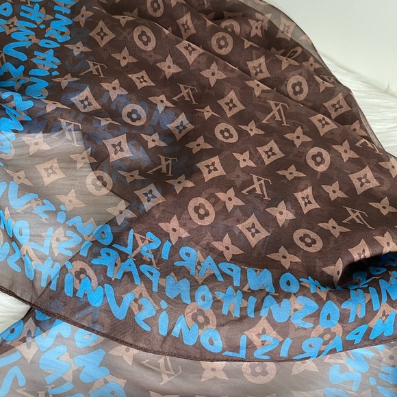Louis Vuitton Monogram Graffiti Wrap/Shawl Scarf. - Picture 13 of 15